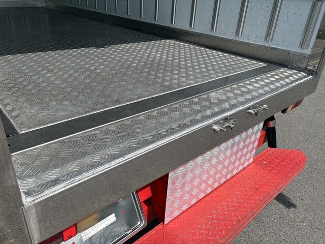 日野デュトロ冷凍車（冷蔵車）小型（2t・3t）[写真14]