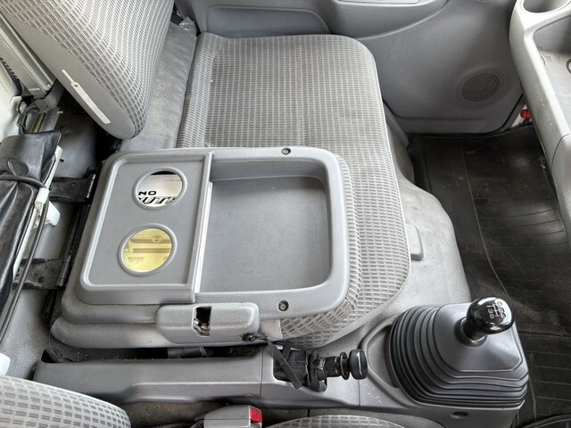 日野デュトロ冷凍車（冷蔵車）小型（2t・3t）[写真30]