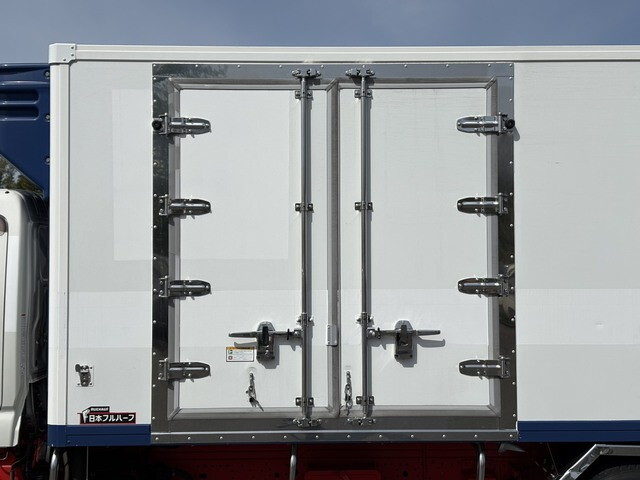 日野デュトロ冷凍車（冷蔵車）小型（2t・3t）[写真09]