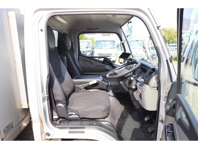 三菱ふそうキャンター冷凍車（冷蔵車）小型（2t・3t）[写真25]