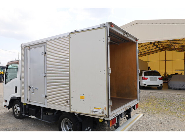 いすゞエルフアルミバン小型（2t・3t）[写真13]