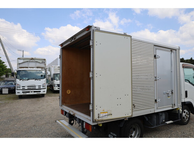いすゞエルフアルミバン小型（2t・3t）[写真14]