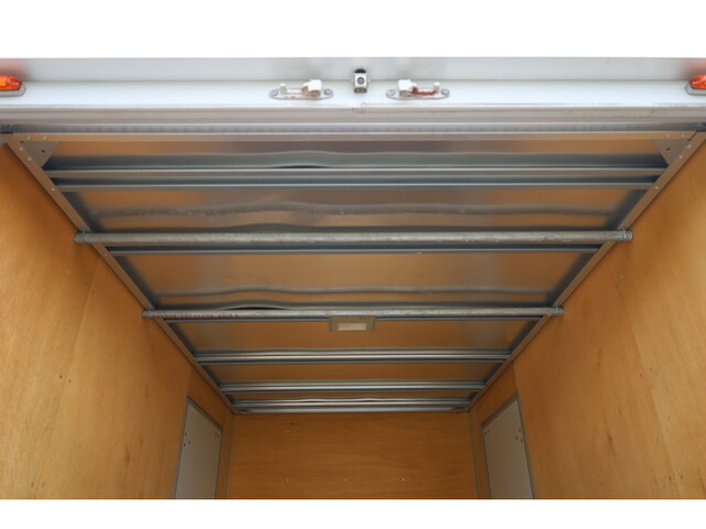 いすゞエルフアルミバン小型（2t・3t）[写真18]