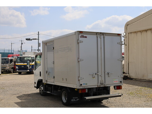 いすゞエルフアルミバン小型（2t・3t）[写真02]