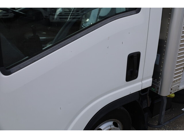 いすゞエルフアルミバン小型（2t・3t）[写真28]