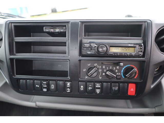 日野デュトロ平ボディ小型（2t・3t）[写真26]