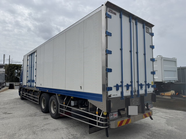 日野プロフィア冷凍車（冷蔵車）大型（10t）[写真02]