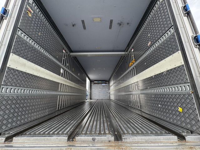 日野プロフィア冷凍車（冷蔵車）大型（10t）[写真23]