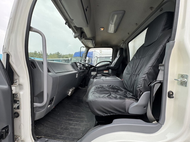 いすゞフォワード冷凍車（冷蔵車）増トン（6t・8t）[写真11]