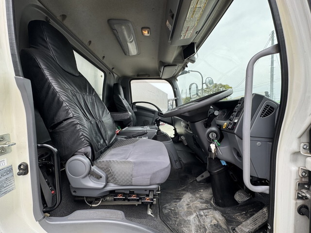 いすゞフォワード冷凍車（冷蔵車）増トン（6t・8t）[写真09]