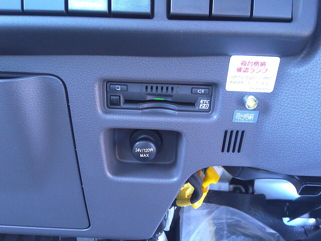 いすゞエルフセーフティローダー小型（2t・3t）[写真32]