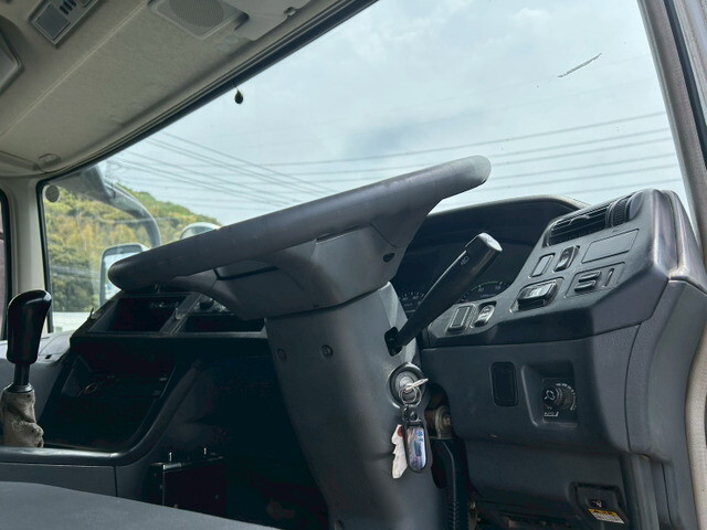 三菱ふそうスーパーグレートダンプ大型（10t）[写真16]