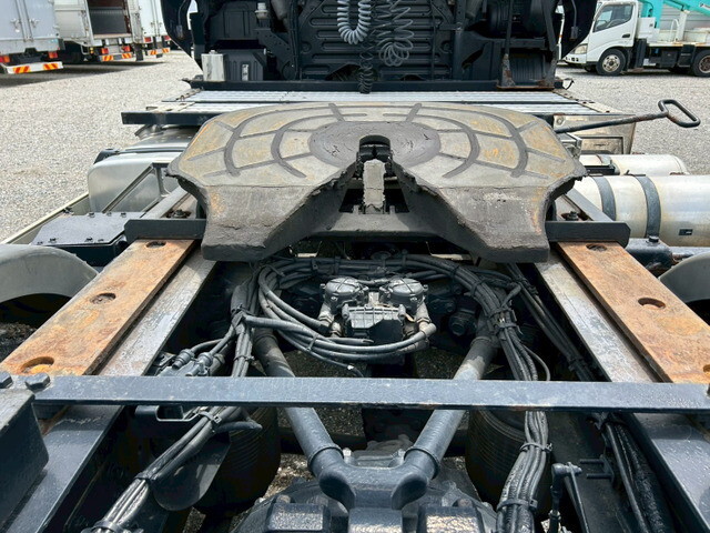 日野プロフィアトレーラーヘッド（トラクターヘッド）大型（10t）[写真10]