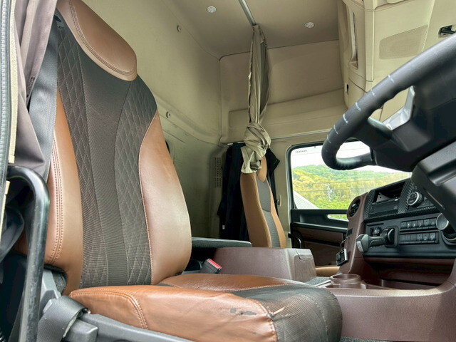 日野プロフィアトレーラーヘッド（トラクターヘッド）大型（10t）[写真19]