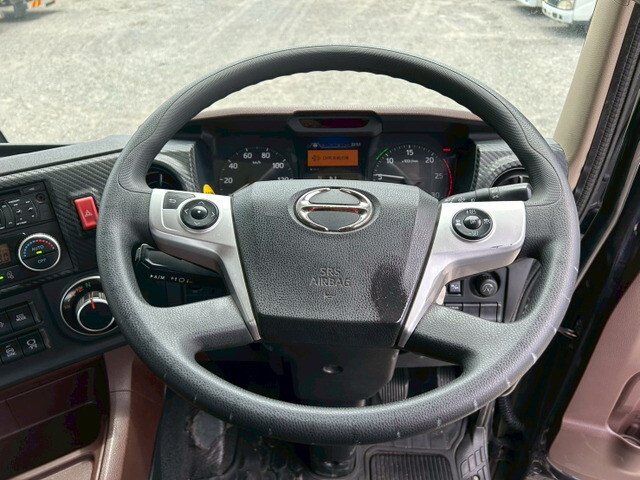 日野プロフィアトレーラーヘッド（トラクターヘッド）大型（10t）[写真21]