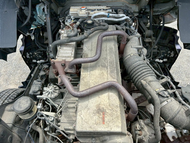 日野プロフィアトレーラーヘッド（トラクターヘッド）大型（10t）[写真05]