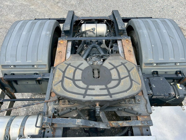 日野プロフィアトレーラーヘッド（トラクターヘッド）大型（10t）[写真09]