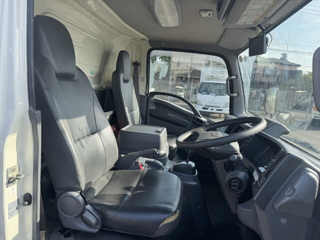 いすゞエルフ保冷バン小型（2t・3t）[写真17]