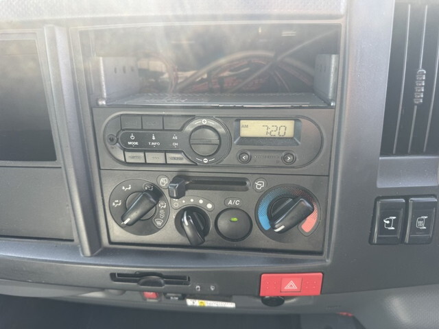 いすゞエルフ保冷バン小型（2t・3t）[写真21]