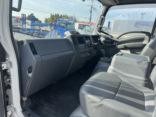 いすゞエルフ保冷バン小型（2t・3t）[写真25]