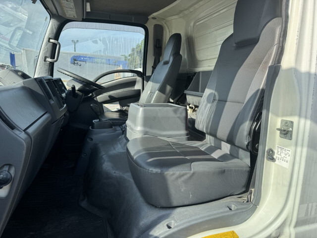 いすゞエルフ保冷バン小型（2t・3t）[写真26]