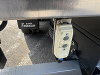 いすゞエルフ保冷バン小型（2t・3t）[写真08]