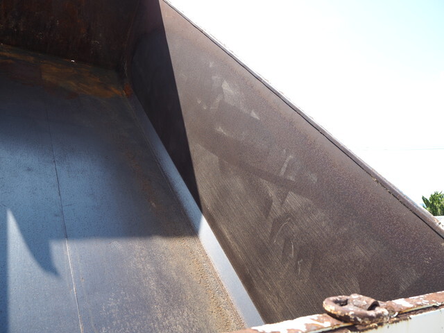 いすゞフォワード深ダンプ（土砂禁ダンプ）中型（4t）[写真19]