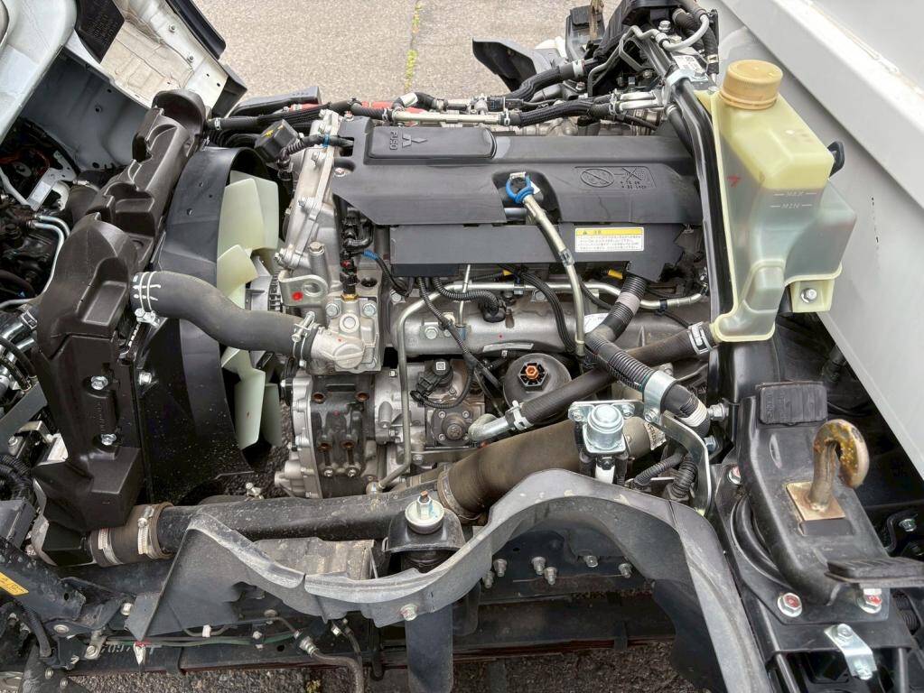 三菱ふそうキャンターダンプ小型（2t・3t）[写真18]