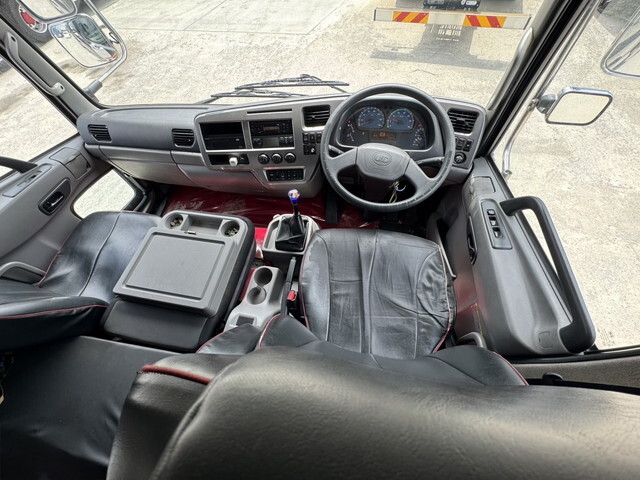 UDトラックスその他の車種冷蔵冷凍ウイング中型（4t）[写真12]