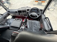 UDトラックスその他の車種冷蔵冷凍ウイング中型（4t）[写真13]