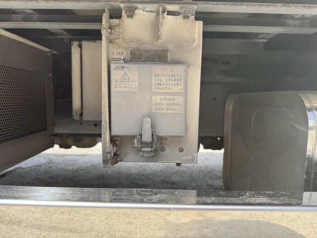 UDトラックスその他の車種冷蔵冷凍ウイング中型（4t）[写真23]