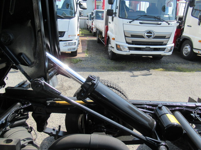 三菱ふそうキャンターダンプ小型（2t・3t）[写真13]