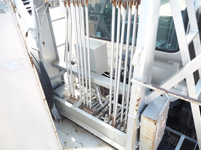 日野レンジャー穴掘建柱車中型（4t）[写真13]