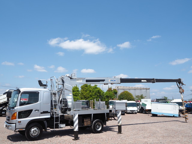 日野レンジャー穴掘建柱車中型（4t）[写真05]