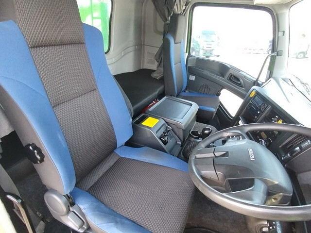 いすゞギガダンプ大型（10t）[写真23]