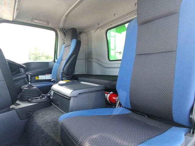 いすゞギガダンプ大型（10t）[写真24]