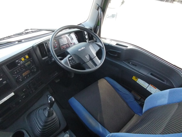 いすゞギガダンプ大型（10t）[写真26]