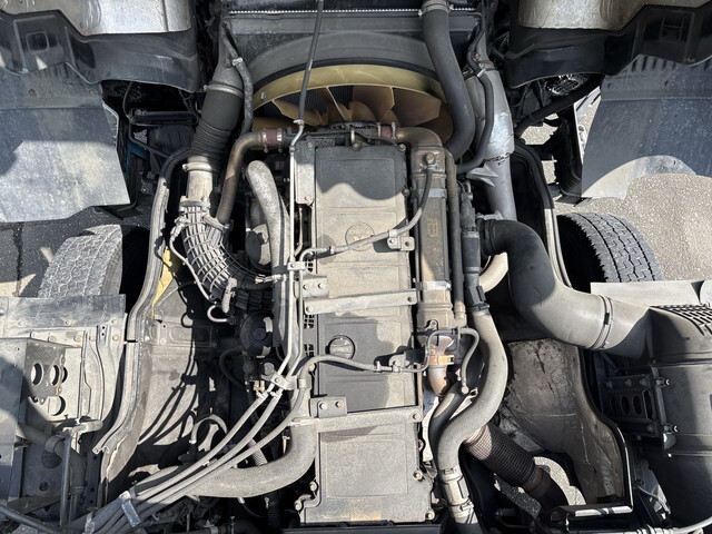 三菱ふそうスーパーグレートトレーラーヘッド（トラクターヘッド）大型（10t）[写真24]