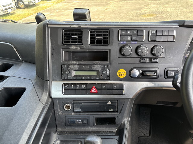 三菱ふそうスーパーグレートトレーラーヘッド（トラクターヘッド）大型（10t）[写真33]