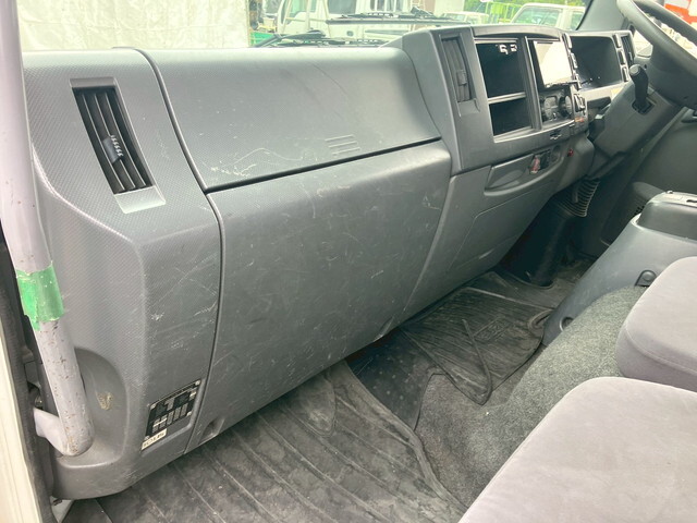 いすゞフォワードクレーン4段中型（4t）[写真31]