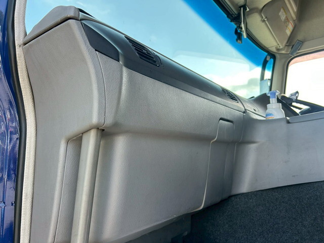 三菱ふそうスーパーグレートトレーラーヘッド（トラクターヘッド）大型（10t）[写真20]