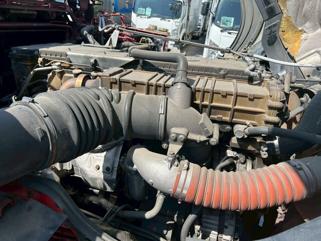 三菱ふそうスーパーグレートトレーラーヘッド（トラクターヘッド）大型（10t）[写真30]