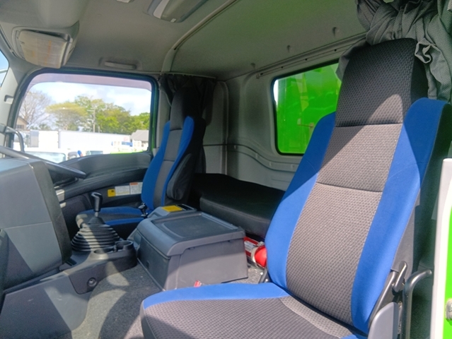 いすゞギガダンプ大型（10t）[写真25]