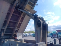 いすゞギガダンプ大型（10t）[写真10]