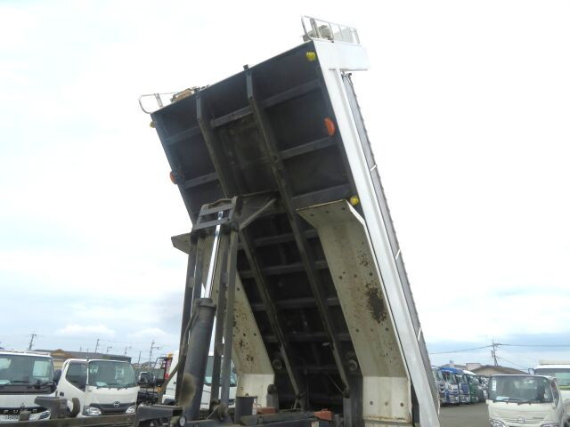 日野プロフィアダンプ大型（10t）[写真20]