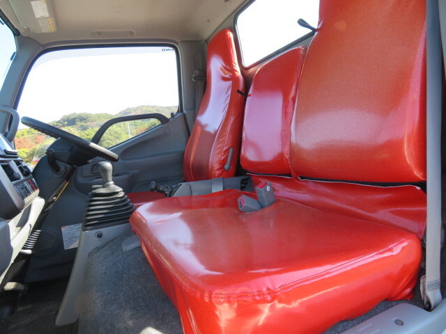 日野デュトロシャーシ小型（2t・3t）[写真10]