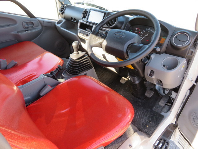 日野デュトロシャーシ小型（2t・3t）[写真09]