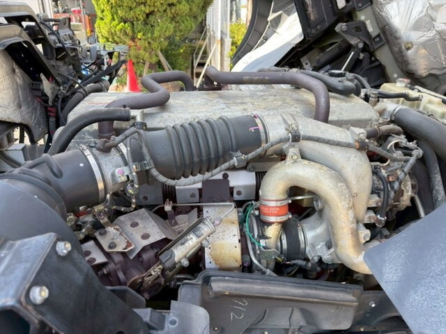日野プロフィア冷蔵冷凍ウイング大型（10t）[写真26]