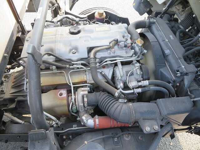 三菱ふそうキャンター平ボディ小型（2t・3t）[写真29]