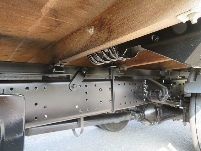 三菱ふそうキャンター平ボディ小型（2t・3t）[写真30]